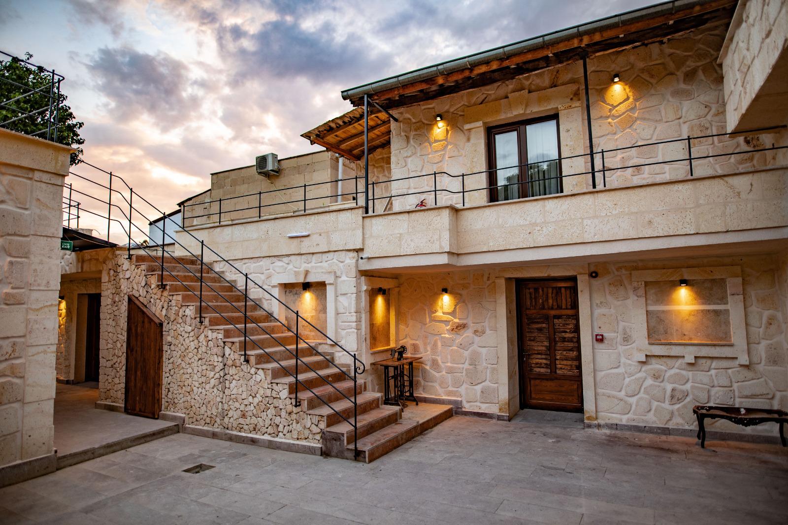 Asya Stone House Dış Cephe ve Avlu
